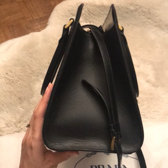 Prada - Large Saffiano Leather bag - Picture 4 of 14